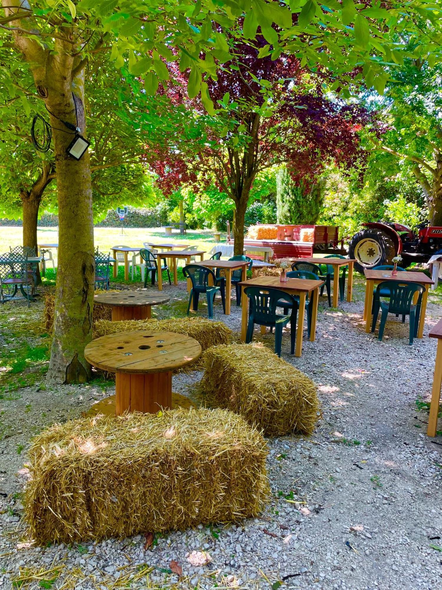 Agriturismo Le Grotte نيمْيِ المظهر الخارجي الصورة