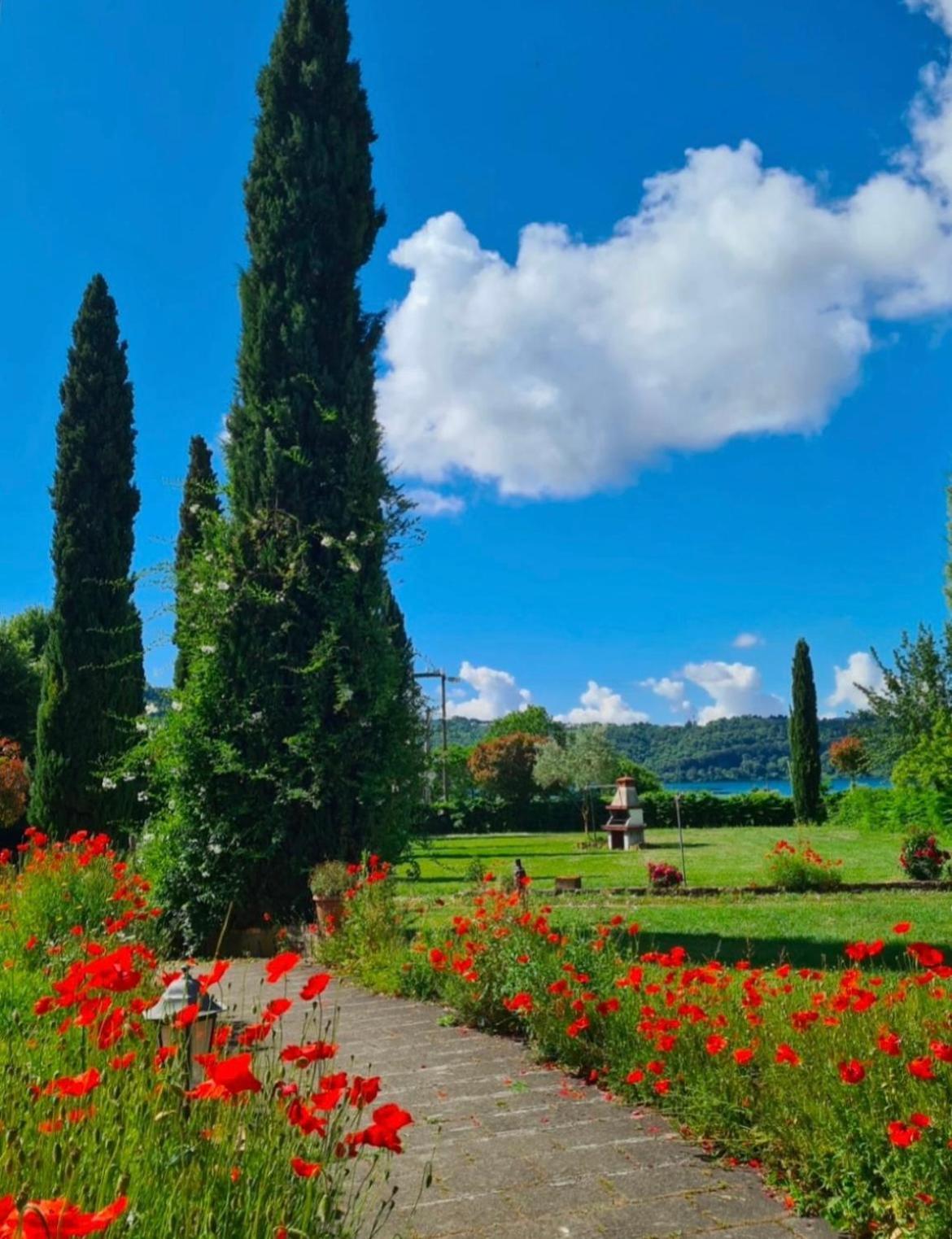 Agriturismo Le Grotte نيمْيِ المظهر الخارجي الصورة