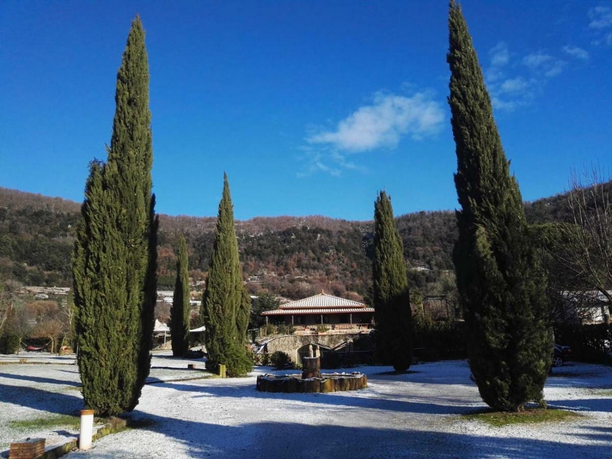 Agriturismo Le Grotte نيمْيِ المظهر الخارجي الصورة